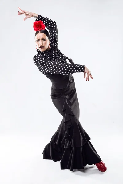 Pretty young flamenco dancer in beautiful dress. — Stock Photo, Image