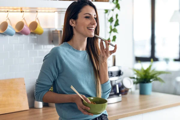 Shot Beautiful Woman Sending Audio Messages Her Smartphone While Eating — Photo