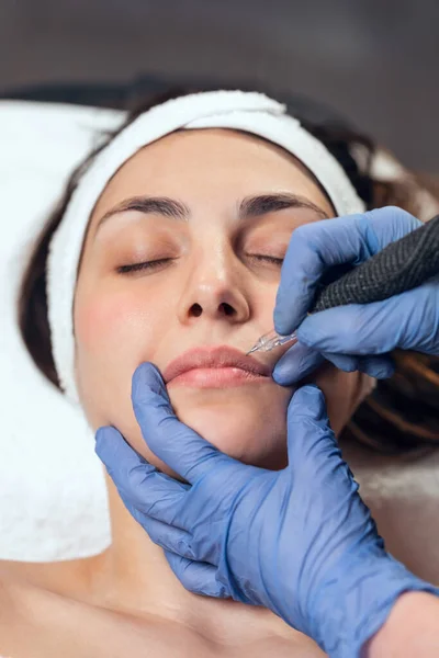 Shot Cosmetologist Making Micropigmentation Injection Face Rejuvenation While Lying Stretcher — Stock Photo, Image