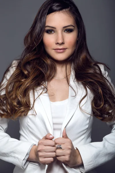 Portrait of pretty young woman posing in the studio photo. — Stock Photo, Image