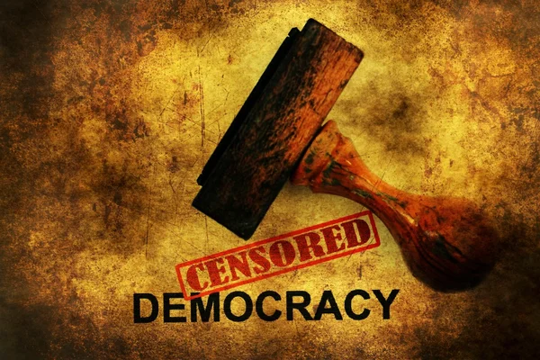 検閲された民主主義のグランジコンセプト — ストック写真