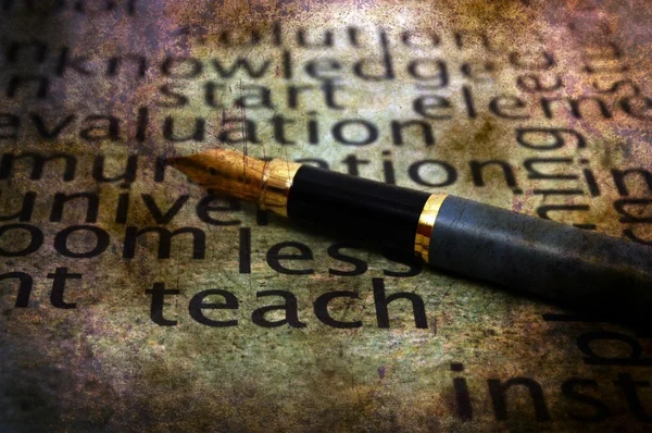 钢笔和教 grunge 概念 — 图库照片