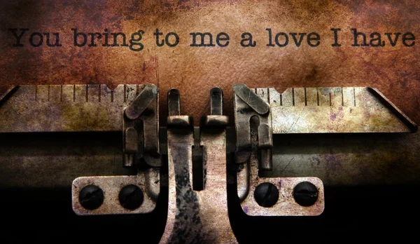 Γράμμα αγάπης στη γραφομηχανή grunge έννοια — Φωτογραφία Αρχείου