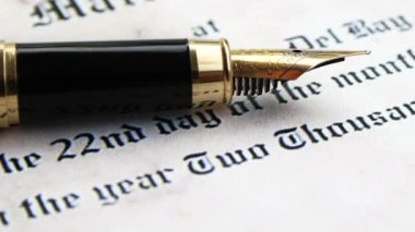 Evlilik sertifikası için dolmakalem.