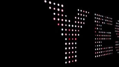 Evet, renkli yazı siyahın üzerinde