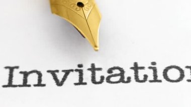 Dolma kalemle Dolly 'nin davetiye metni.