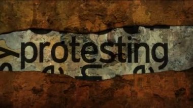Grunge arkaplanındaki metin protesto ediliyor