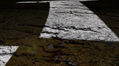 Bir kavşakta grunge arkaplanındaki farklı ok şekillerinde metin yazılacak yer