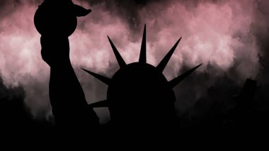 New York şehrinin bulutlara karşı özgürlük heykeli