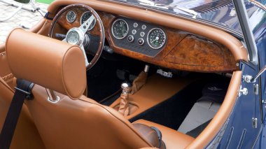 Yenilenmiş 50 'lerin Eski Otomobilin İç Görünümü