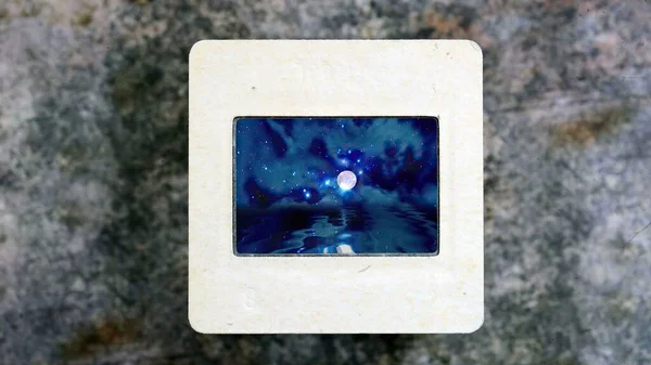 Full Moon Water Reflectie Vintage Dia Film — Stockfoto
