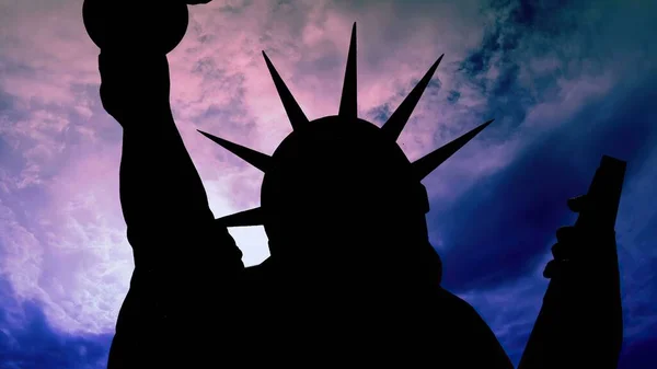 Estatua Libertad Ciudad Nueva York Contra Las Nubes — Foto de Stock