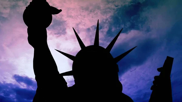 Estatua Libertad Ciudad Nueva York Contra Las Nubes — Foto de Stock