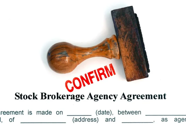 Stock brokerage agreement — Stock Photo, Image