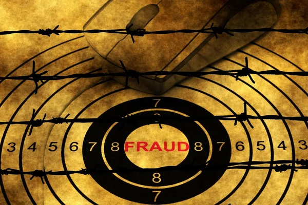 Web fraude doel concept tegen prikkeldraad — Stockfoto