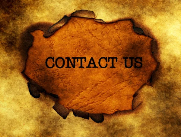 Neem contact op met de tekst op grunge papier hole — Stockfoto