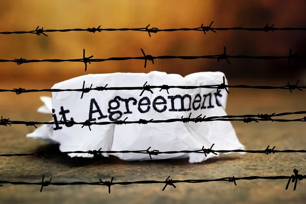 Agreement against barbwire — Stock Photo, Image