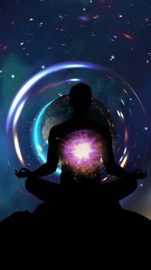 Renkli Enerji Alanı dikey videosunda Kozmik Aura ile Meditasyon Silueti