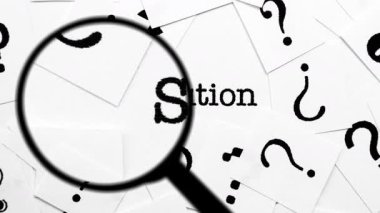 Soru İşaretleri ve Kelimeler Arasında Çözüm Arayan Büyüteç Aranıyor