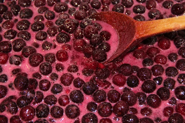 Kirschmarmelade kochen — Stockfoto