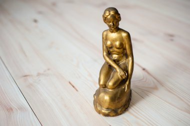 Vintage bir kız heykeli