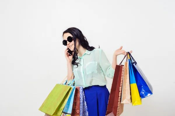 Beautiful girl is shopping — Stock Photo, Image