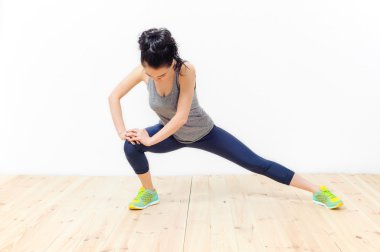 evde fitness nişanlı kız