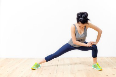 evde fitness nişanlı kız