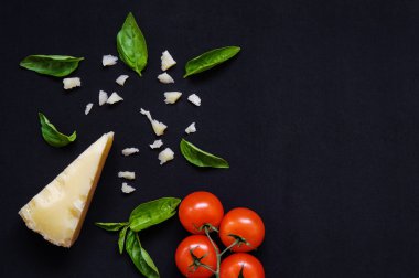 Gıda çerçeve. Makarna malzemeler. Domates, spagetti makarna,