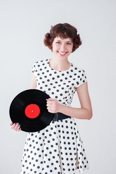 Креативная концепция для красивой сексуальной девушки на белом фоне
