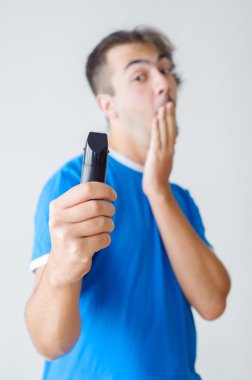 Erkek saç şekillendirme ve kanununu bir kuaför dükkanı veya saç salonda