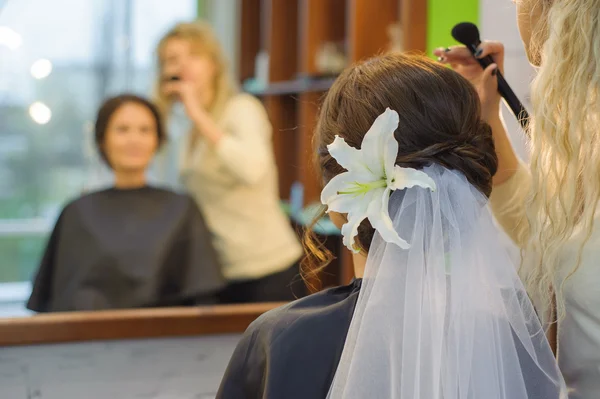 Beautiful hairstyle bride — Stock Photo, Image