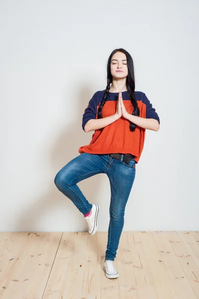 Güzel bir genç kızın portresi.