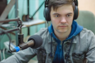 Adam portre radyo Dj