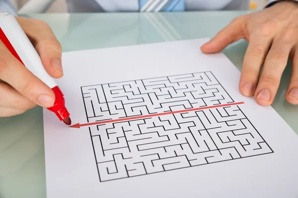 Person Hands Drawing Line Over Maze — Stock Photo, Image