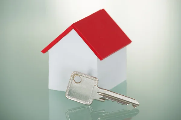 House Model With Key — Stock Photo, Image