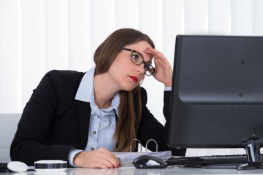 Office depresif iş kadını