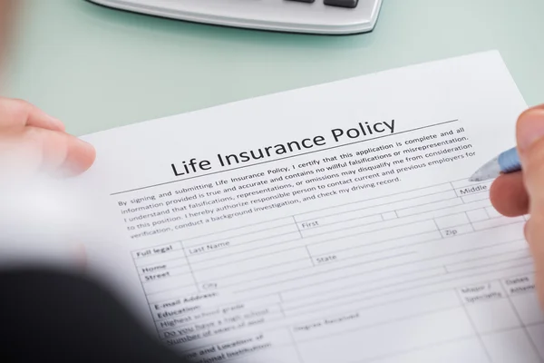 Formulário de apólice de seguro de vida — Fotografia de Stock