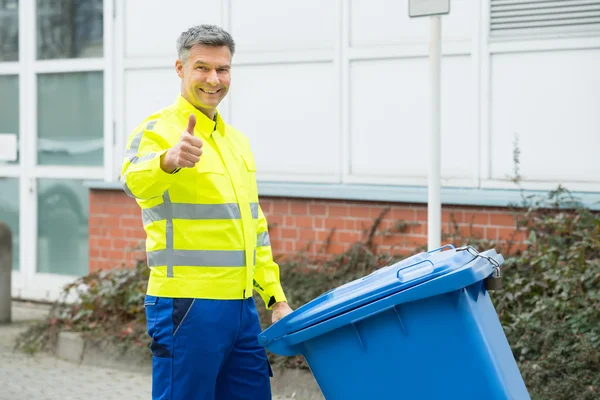 Homem de Trabalho Segurando Dustbin — Fotografia de Stock