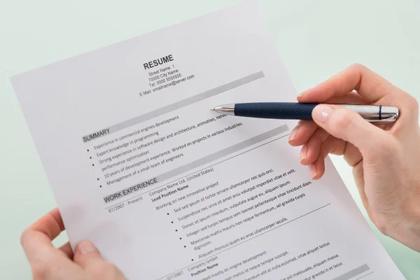 Person anläggning CV — Stockfoto