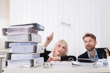 İki iş adamları yardıma ihtiyacım var