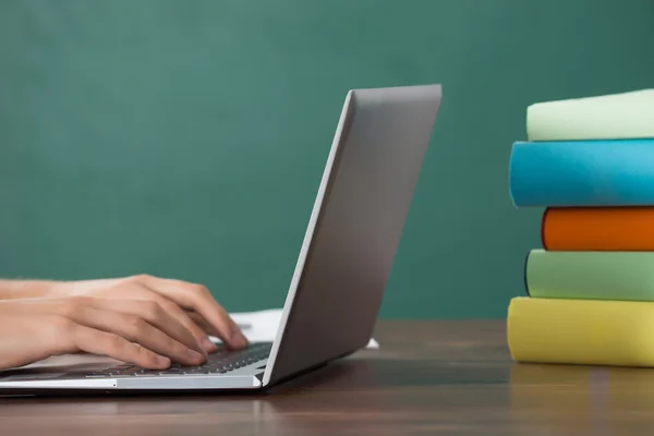 Man Working On Laptop — Stock Photo, Image