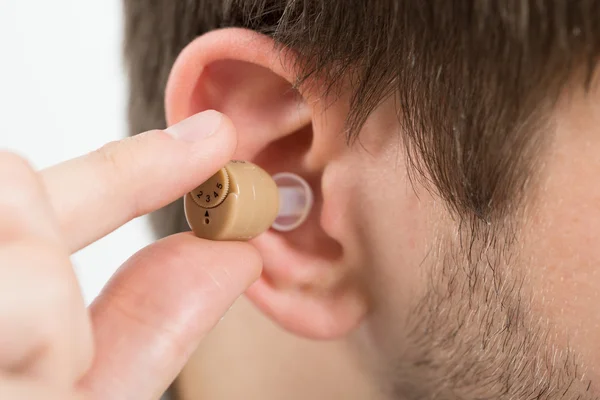 Audífono en el oído — Foto de Stock