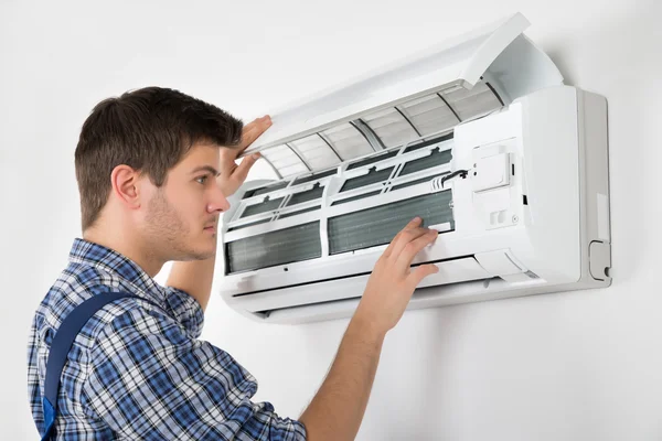 Air Conditioner Reparatie — Stockfoto