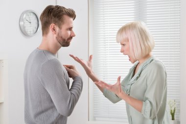 genç bir çift kavga 