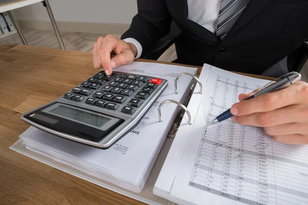 Accountant Calculating Tax — Stock Photo, Image