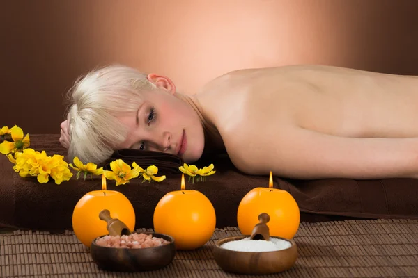 Woman Lying On Her Back — Stock Photo, Image