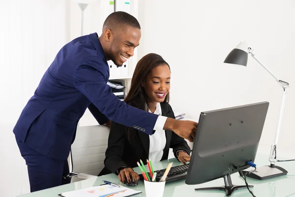 Businesspeople Working On Computer — Stock Photo, Image