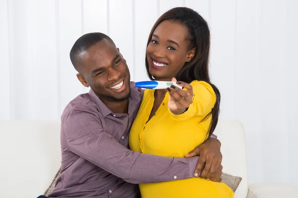 Couple Holding Pregnancy Test — Stock Photo, Image