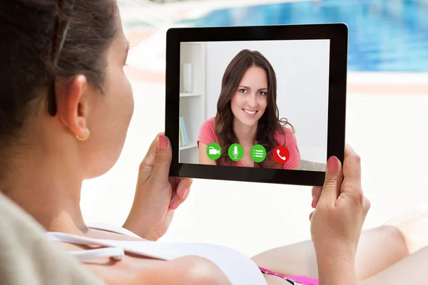 Mujer Video Chat con Amigo — Foto de Stock